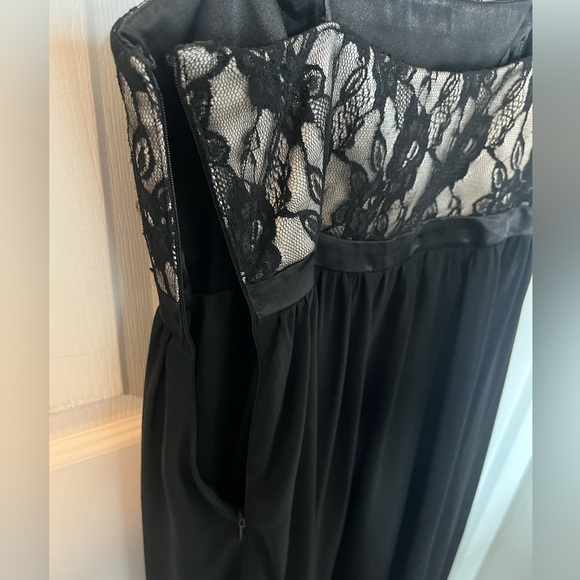 Cache Black Lace Formal Cocktail Spaghetti Strap Dress, 6 - Picture 4 of 5